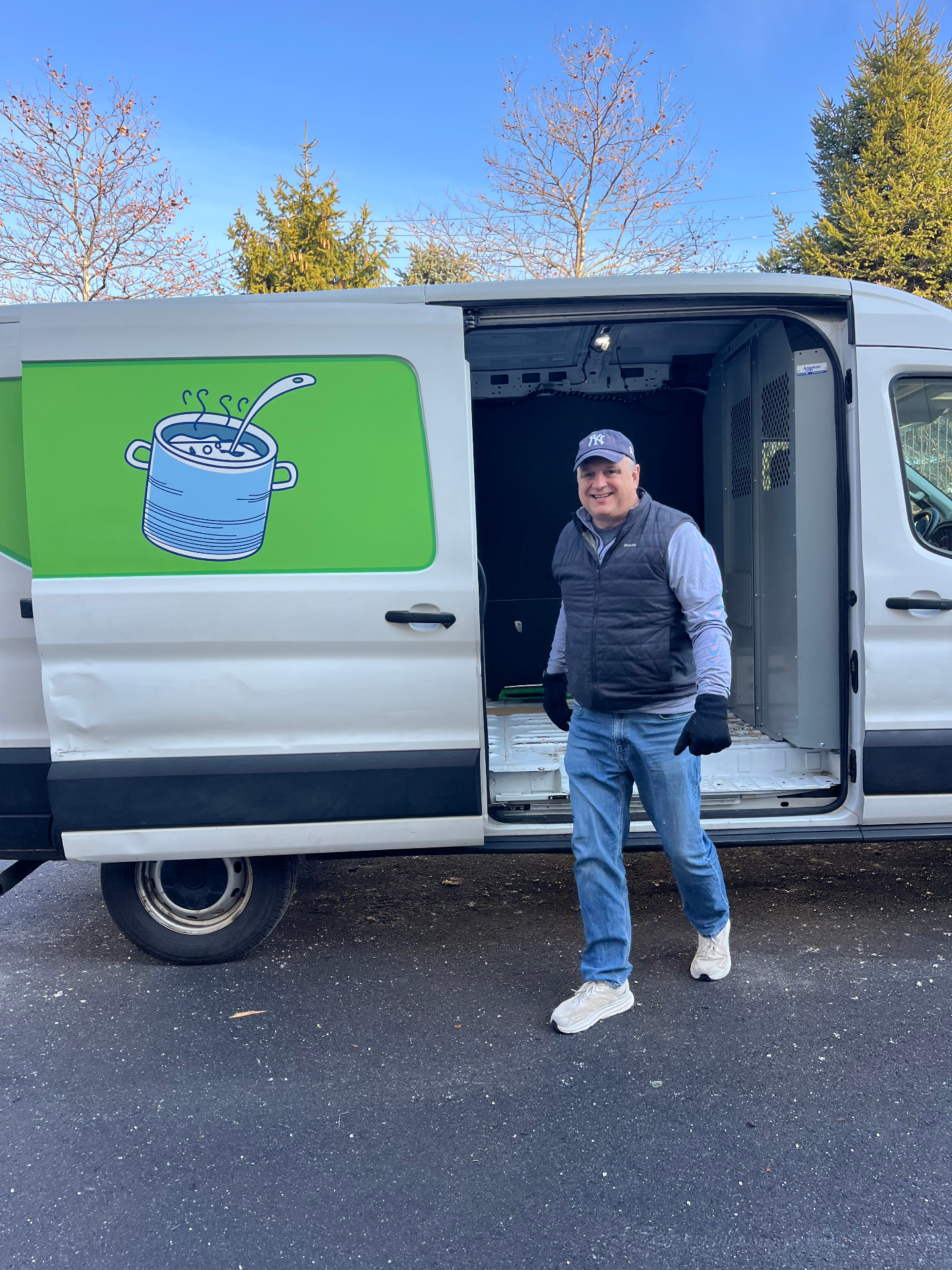 David volunteering with Toni's Kitchen in Montclair